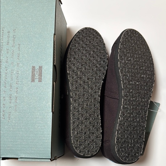 Toms Women's Classic Canvas - Black on Black - New - Picture 3 of 5